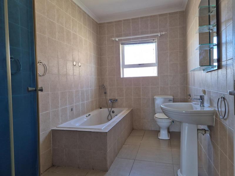 3 Bedroom Property for Sale in Franskraal Western Cape
